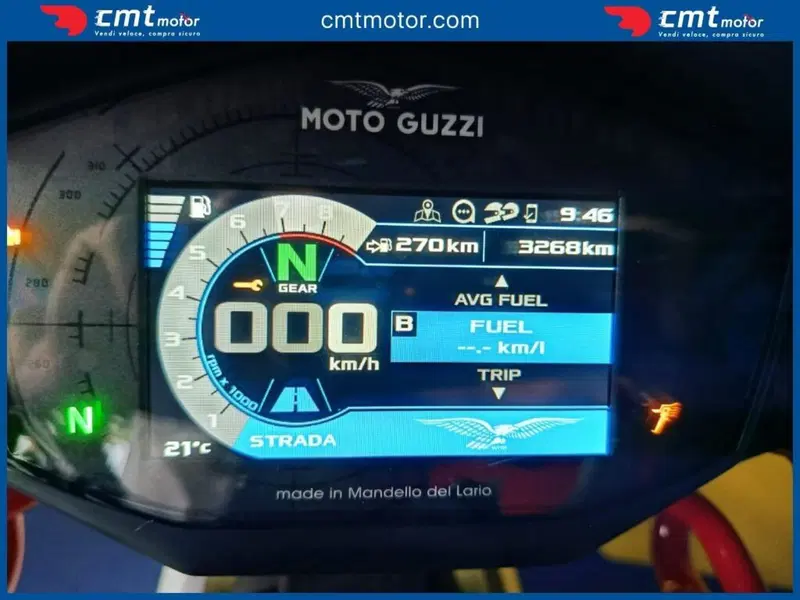 Moto Guzzi V85 TT Evocative Graphics (2021 - 23) (5)