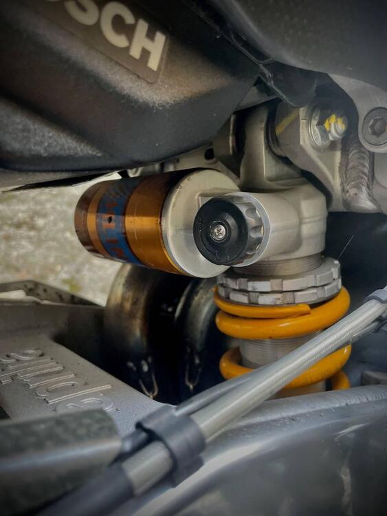 Aprilia RSV4 RF ABS (2015 - 17) (3)