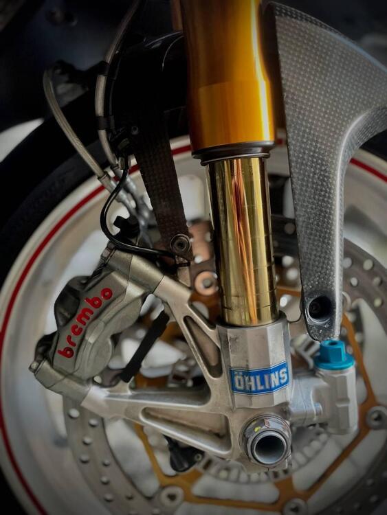 Aprilia RSV4 RF ABS (2015 - 17) (4)