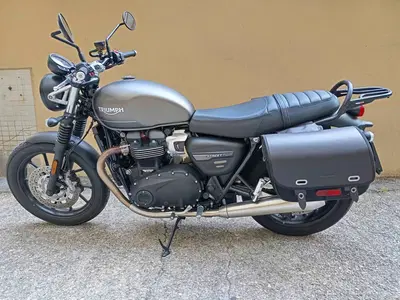 Triumph Street Twin 900 (2021 - 22) usata