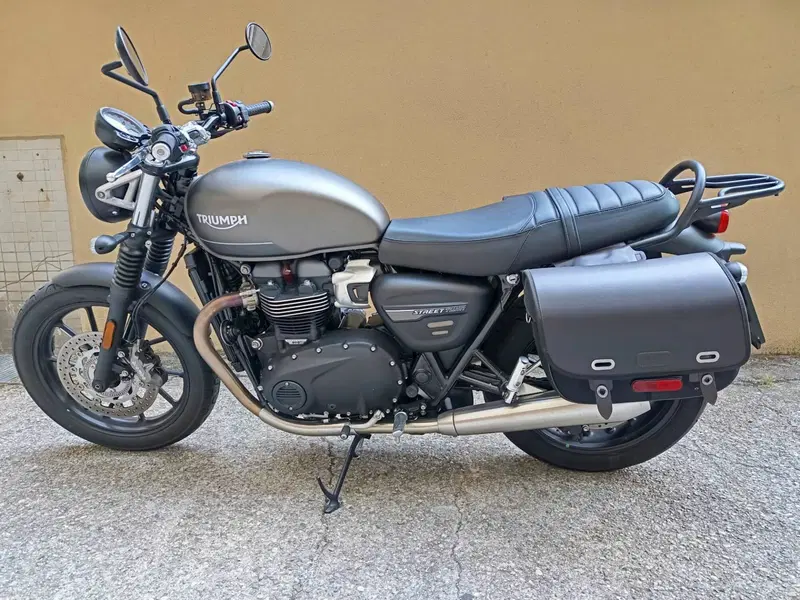 Triumph Street Twin 900 (2021 - 22)