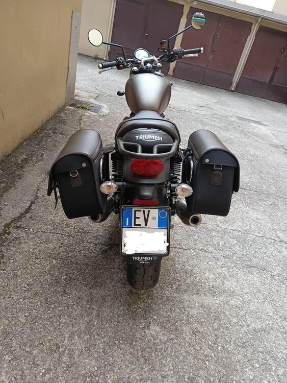 Triumph Street Twin 900 (2021 - 22) (3)