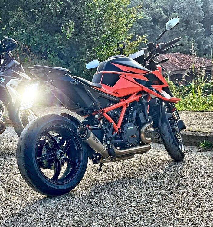 KTM 1290 Super Duke R (2020) (2)