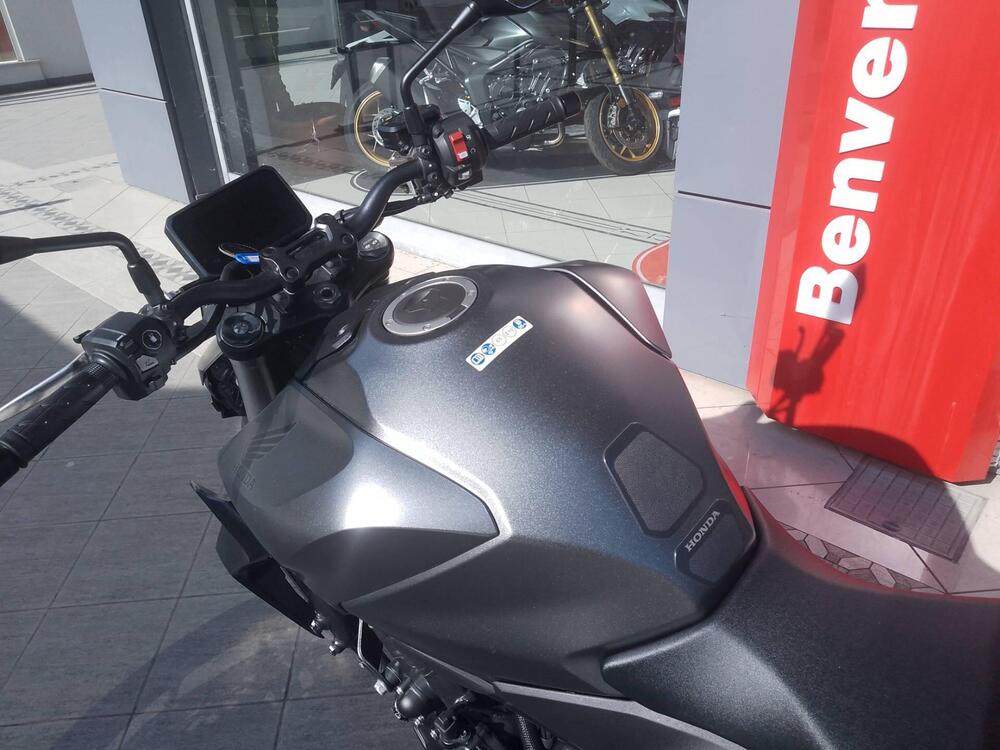 Honda CB 1000 Hornet (2025) (4)