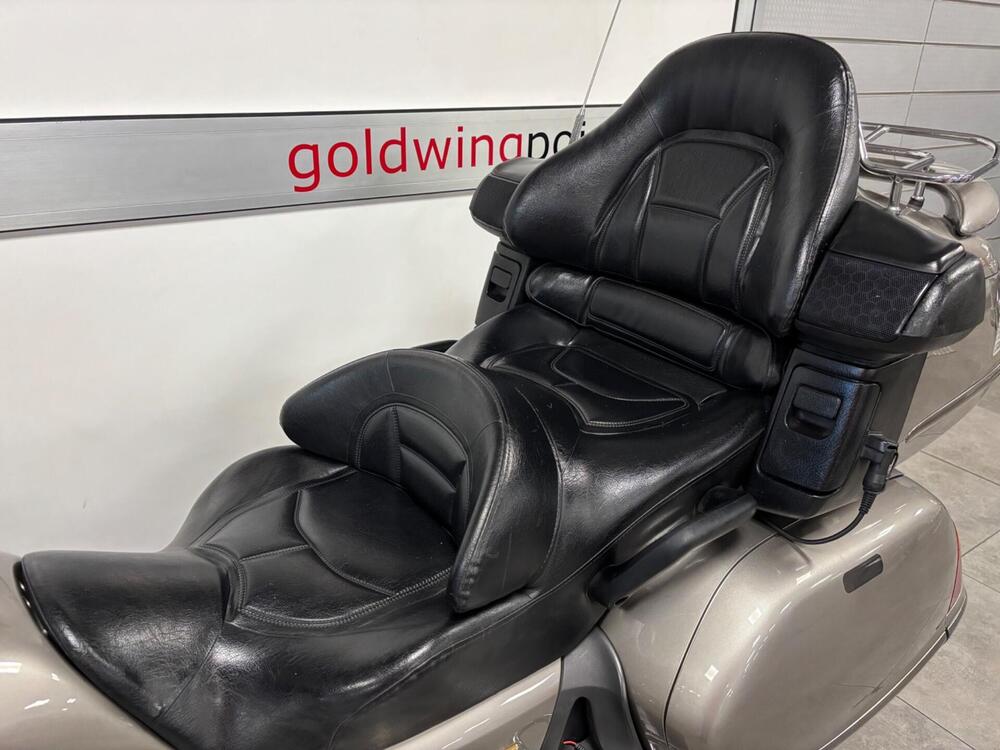 Honda GL 1800 Gold Wing (2000 - 05) (3)