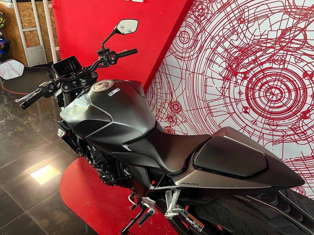 Honda CB 1000 Hornet (2025) (5)