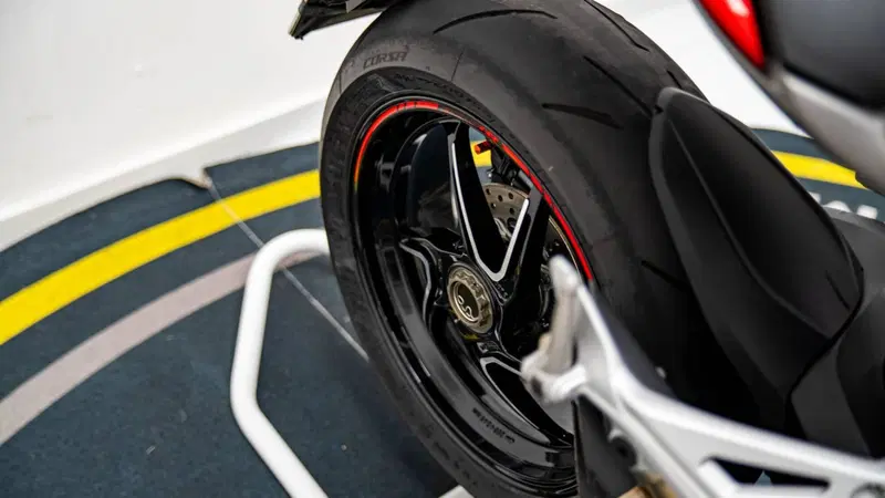 MV Agusta Brutale 800 RR (2017 - 20) (18)
