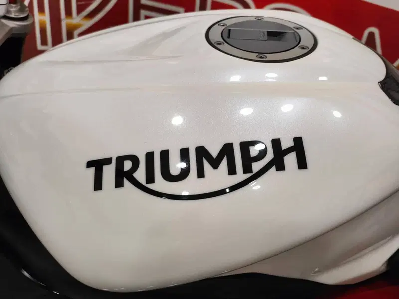 Triumph Street Triple R (2017 - 20) (8)