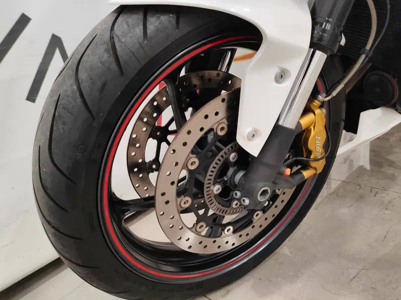 Triumph Street Triple R (2017 - 20) (9)