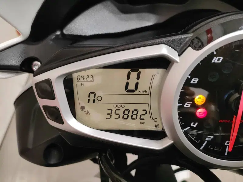 Triumph Street Triple R (2017 - 20) (10)