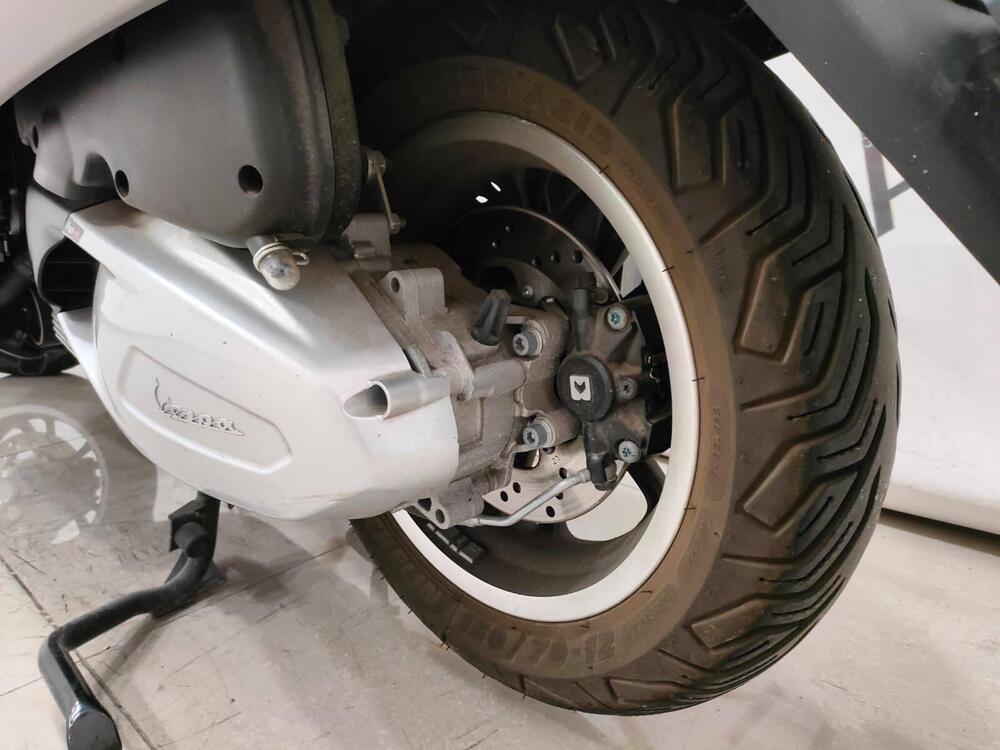 Vespa GTS 300 Super Tech (2023 - 24) (5)