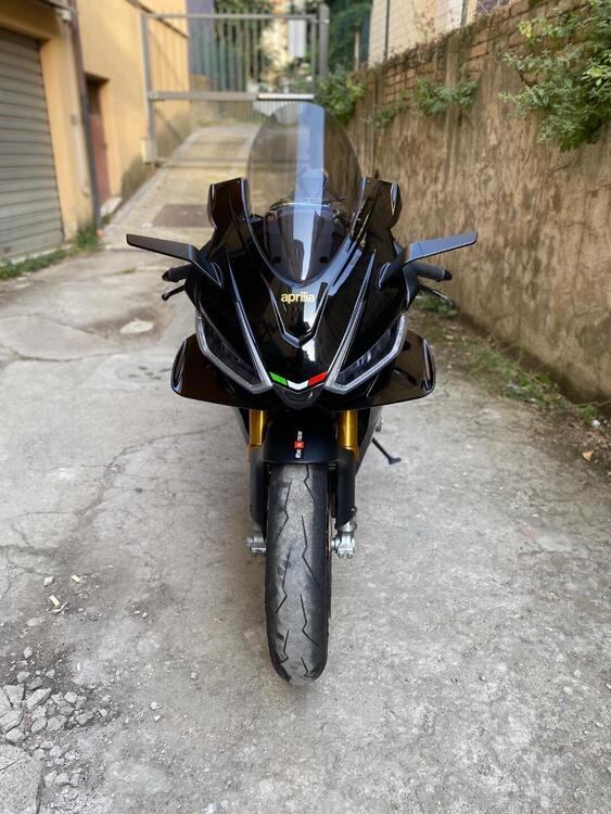 Aprilia RSV4 1100 Factory (2021 - 24) (2)
