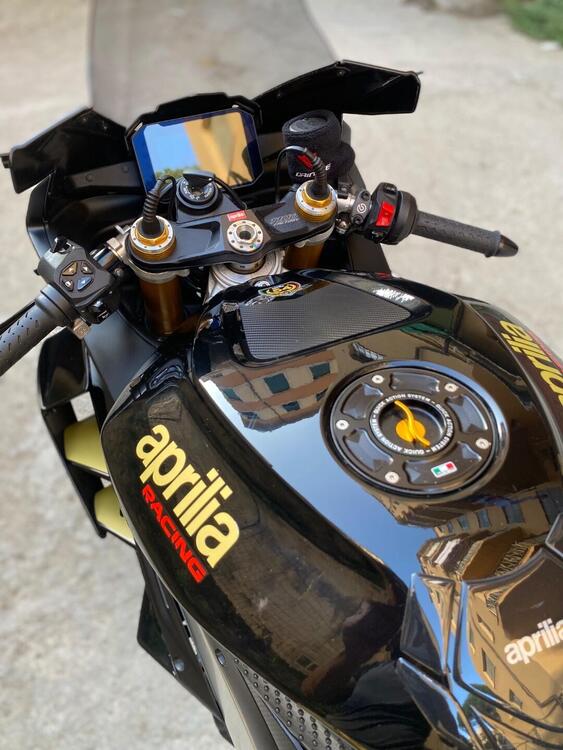 Aprilia RSV4 1100 Factory (2021 - 24) (4)