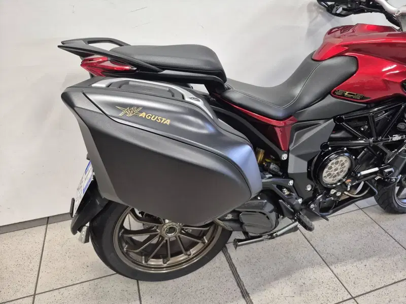 MV Agusta Turismo Veloce 800 Lusso SCS (2021 - 26) (3)