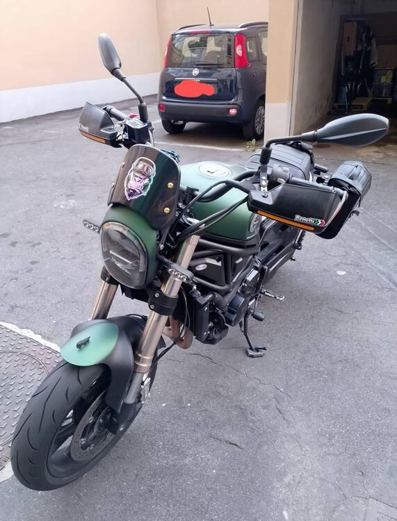 Benelli Leoncino 800 (2022 - 25)