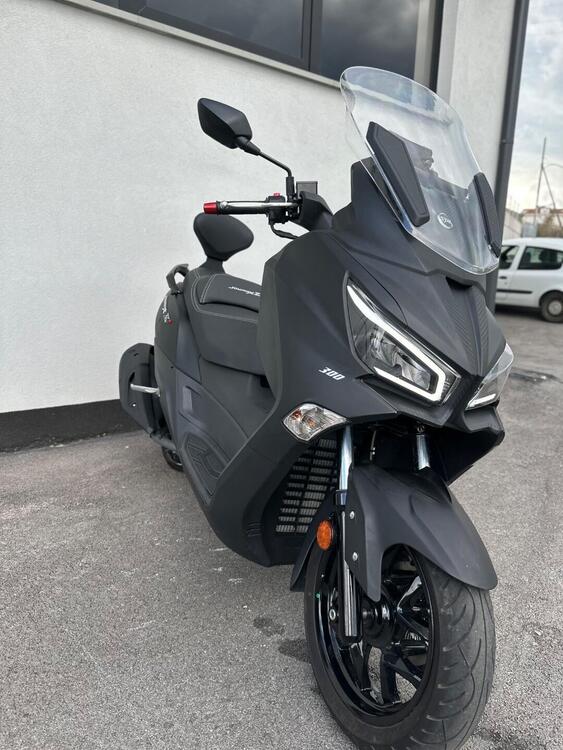 Sym Joymax 300 Z+ (2021 - 24) (3)