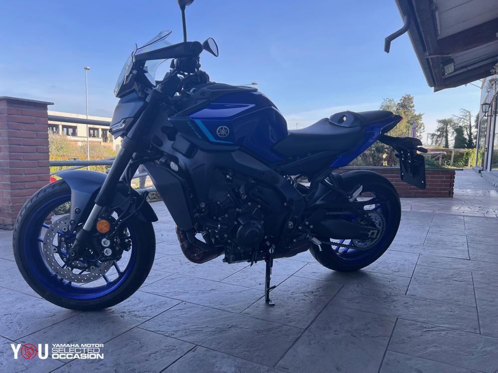 Yamaha MT-09 Y-AMT (2024 - 25) (2)