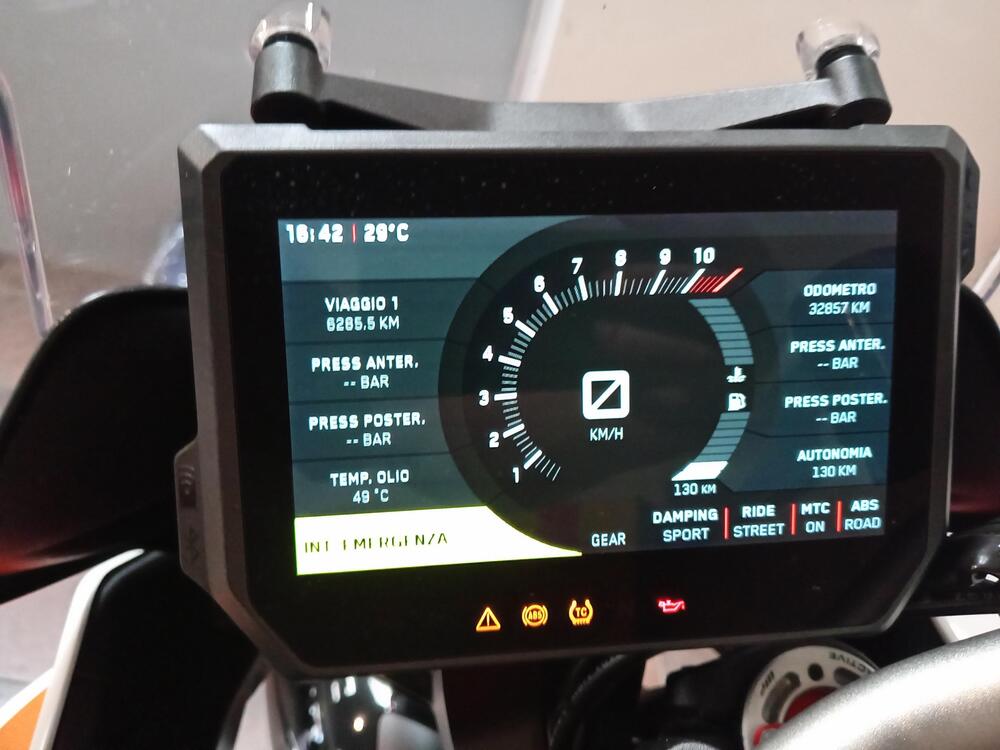 KTM 1290 Super Duke GT (2021) (4)