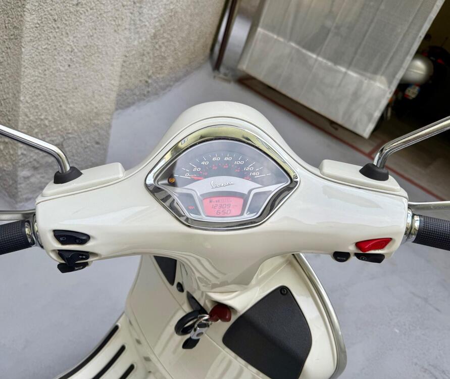 Vespa GTS 300 Super ABS (2014 - 16) (2)