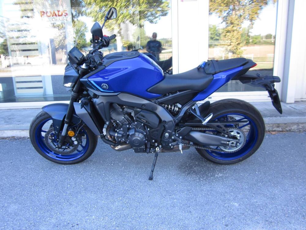 Yamaha MT-09 Y-AMT (2024 - 25) (2)