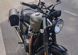 Triumph Street Twin 900 (2021 - 22) usata