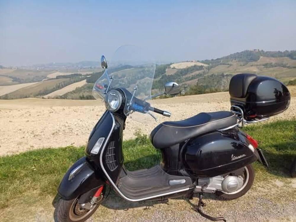 Vespa GTS 300 Super (2008 - 16) (2)