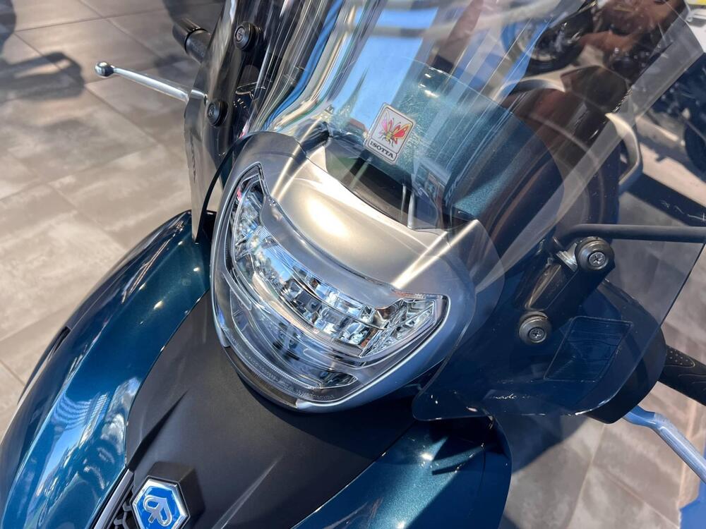 Piaggio Beverly 300 Hpe (2021) (4)