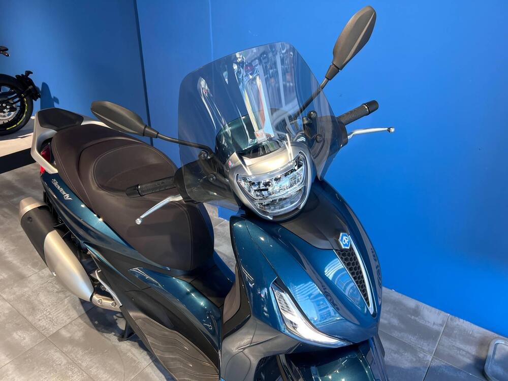 Piaggio Beverly 300 Hpe (2021) (3)
