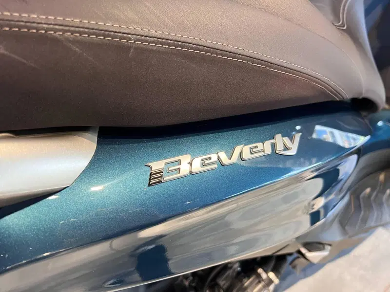 Piaggio Beverly 300 Hpe (2021) (13)