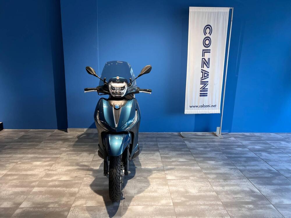 Piaggio Beverly 300 Hpe (2021) (2)