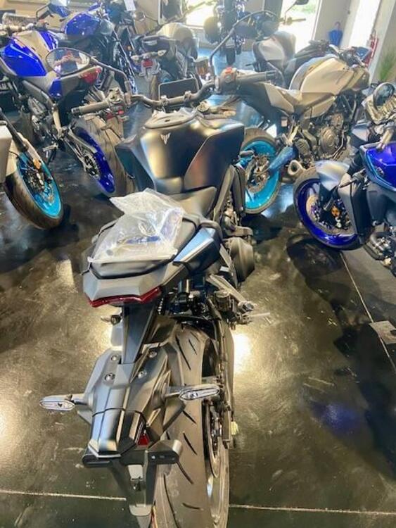 Yamaha MT-09 Y-AMT (2024 - 25) (2)