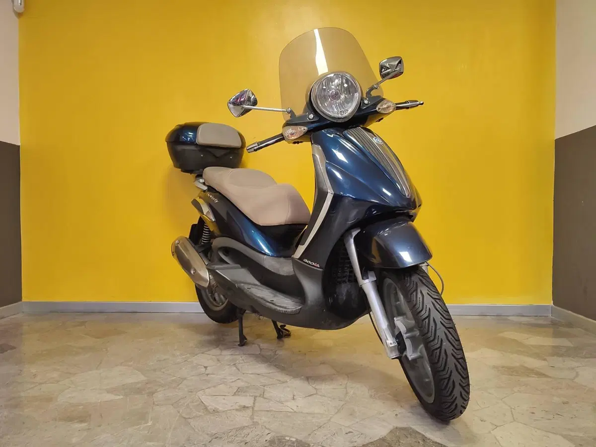Piaggio Beverly Tourer 300 (4)
