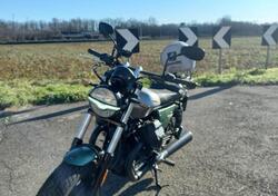 Moto Guzzi V9 Bobber Centenario (2021 - 22) usata