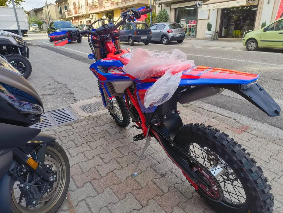 Betamotor RR 125 2T Enduro Race (2026) (4)