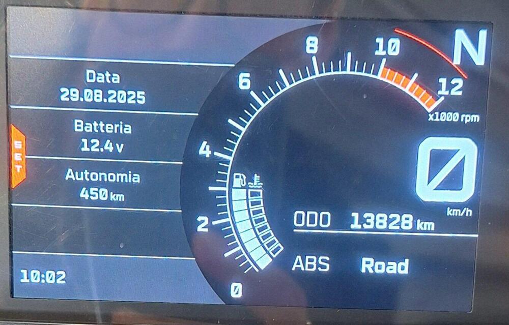 KTM RC 125 (2022 - 25) (4)