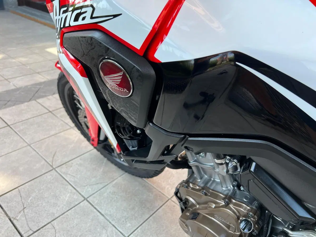 Honda Africa Twin CRF 1000L (2016 - 17) (10)