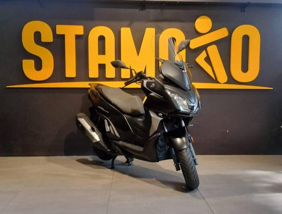 QJ Motor MTX 300 (2025) (2)