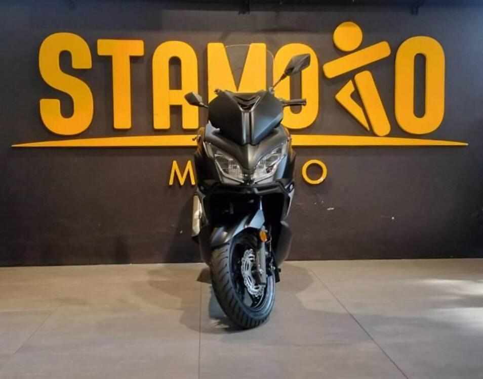 QJ Motor MTX 300 (2025) (3)