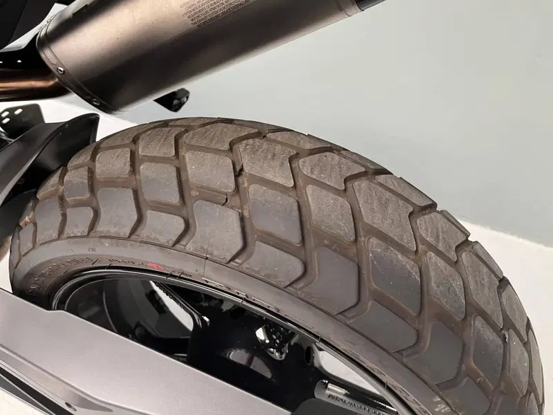 Husqvarna Svartpilen 801 (2024 - 26) (9)