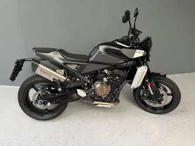 Husqvarna Svartpilen 801 (2024 - 26) usata