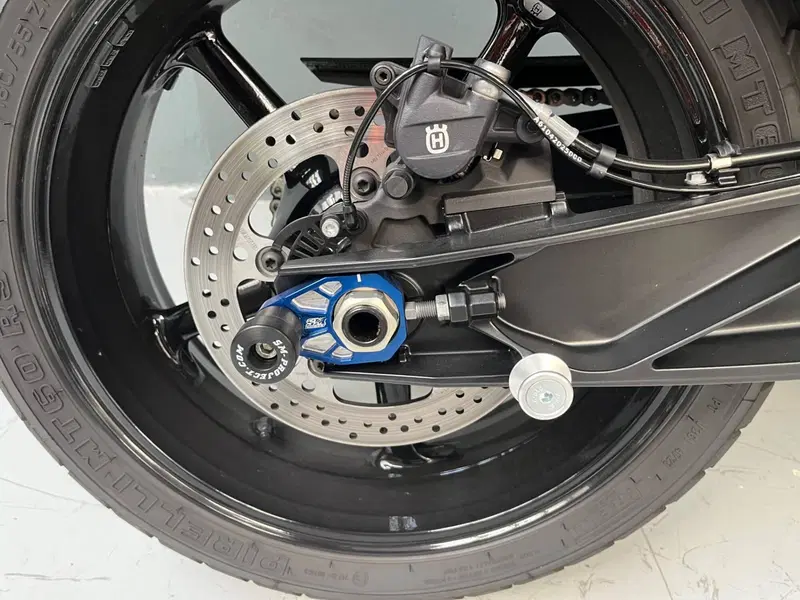 Husqvarna Svartpilen 801 (2024 - 26) (8)