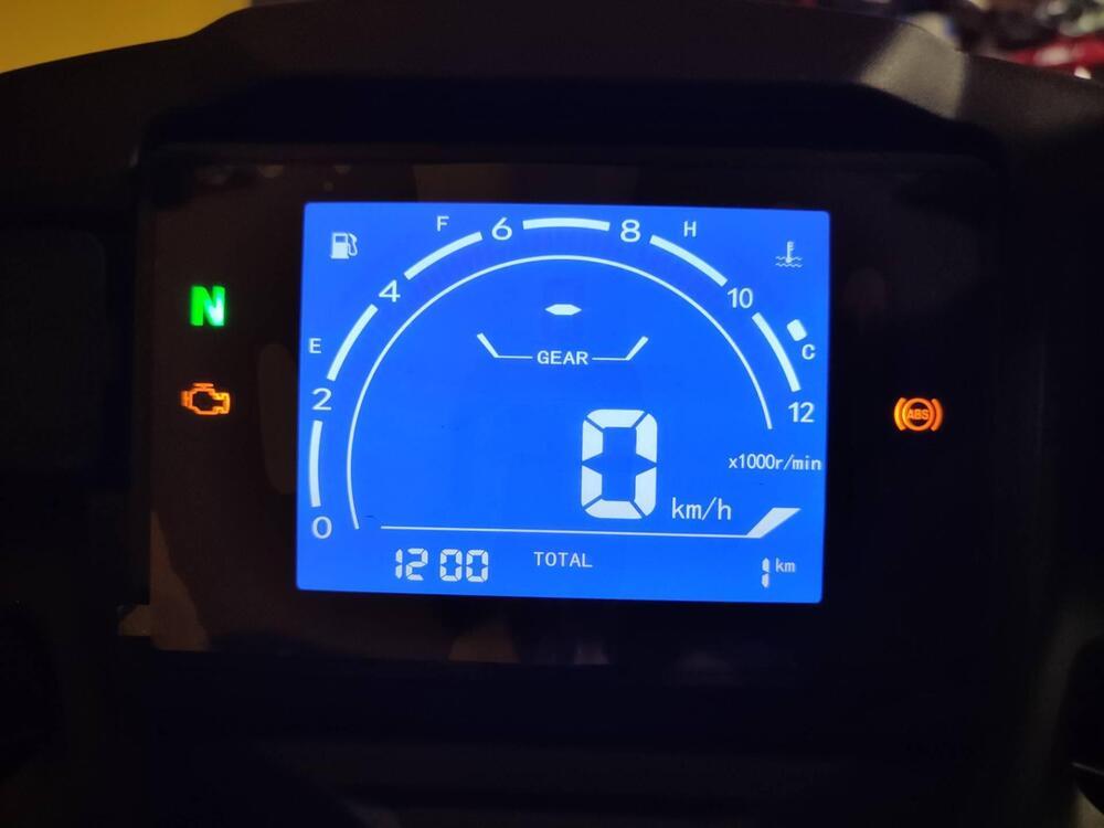 QJ Motor SRK 125 R (2025) (5)