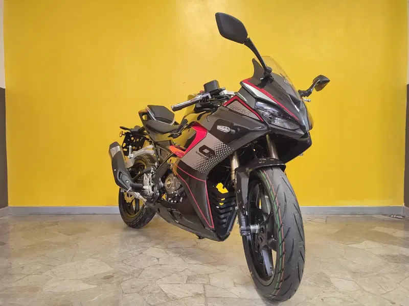 QJ Motor SRK 125 R (2025 - 26) (2)