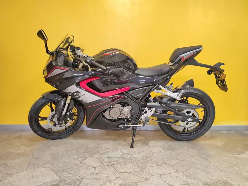 QJ Motor SRK 125 R (2025 - 26)