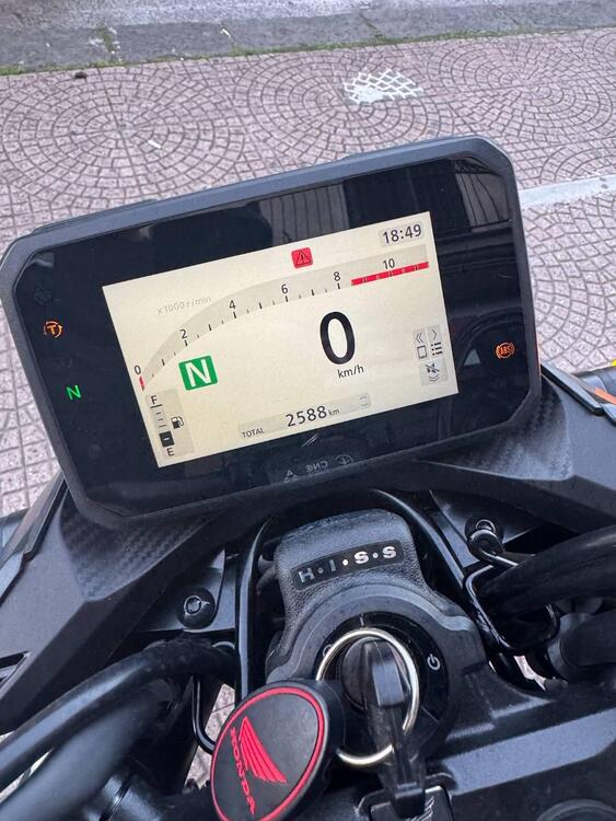 Honda CB 500 Hornet (2024 - 25) (4)