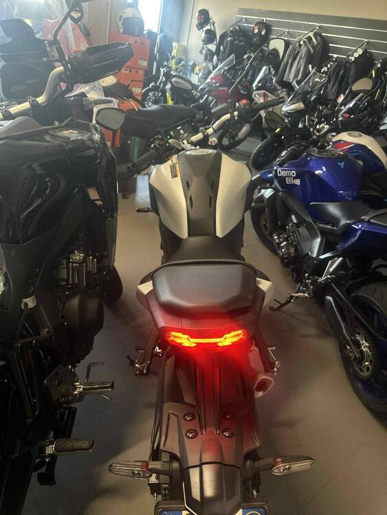 Yamaha MT-07 Y-AMT (2025) (2)