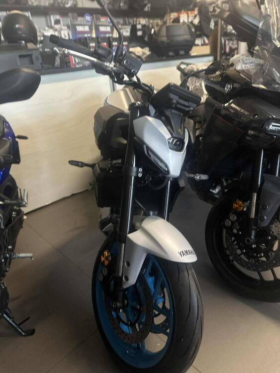 Yamaha MT-07 Y-AMT (2025) (4)