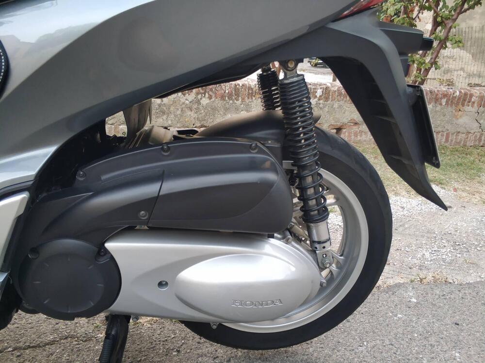 Honda SH 300 i ABS (2016 - 20) (4)