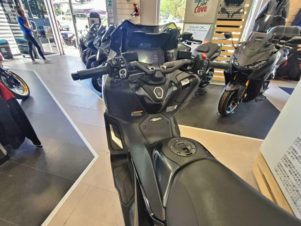 Yamaha T-Max 560 Tech Max (2022 - 24) (2)