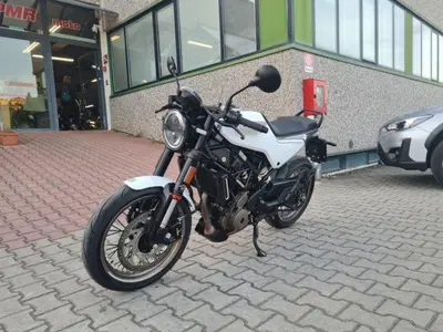 Husqvarna Vitpilen 401 (2021 - 23) usata